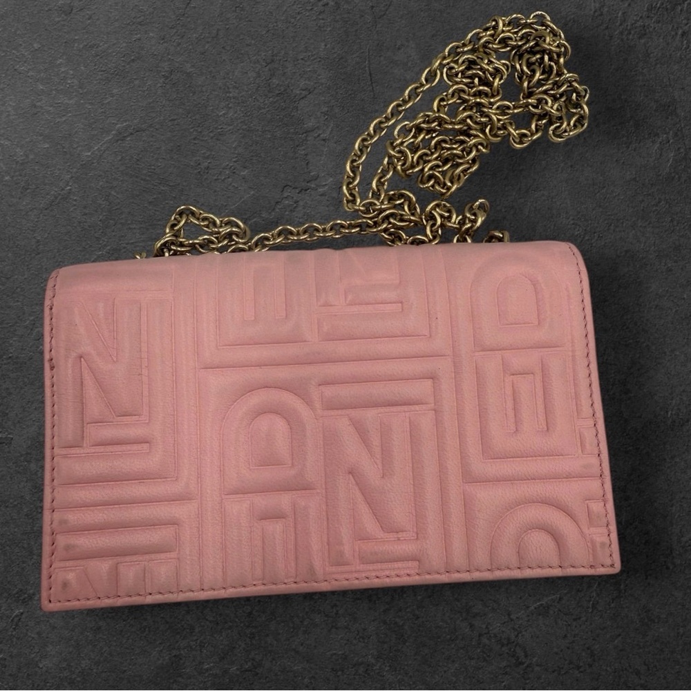Authentic Fendi Light Pink Embossed Wallet with Gold Chain - Picture 3 of 8